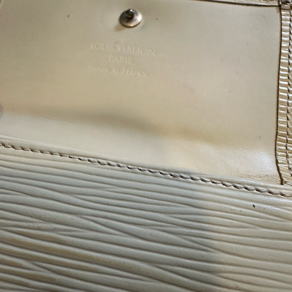 Louis Vuitton Epi Wallet in Yellow GUC - Picture 8 of 11